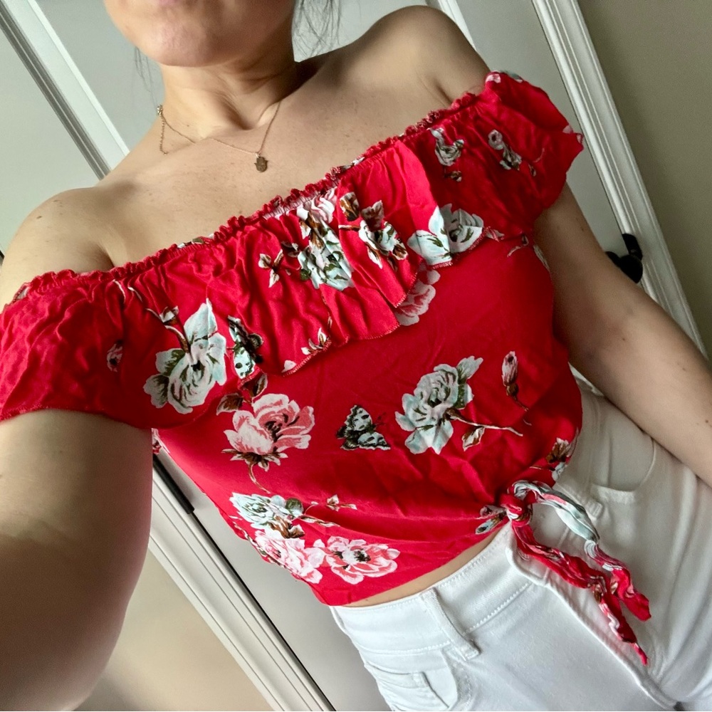floral crop top.